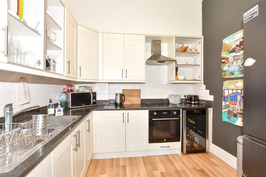 Property photo 3 of 8 Kitchen