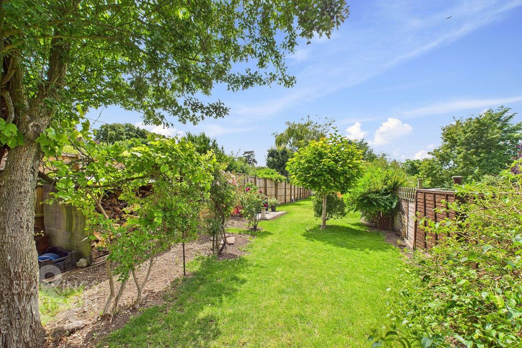 Property photo 3 of 34
