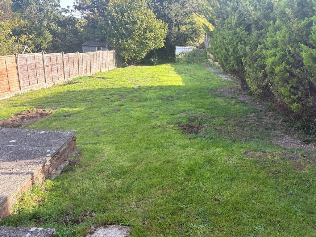 Property photo 2 of 21 Picture No. 23