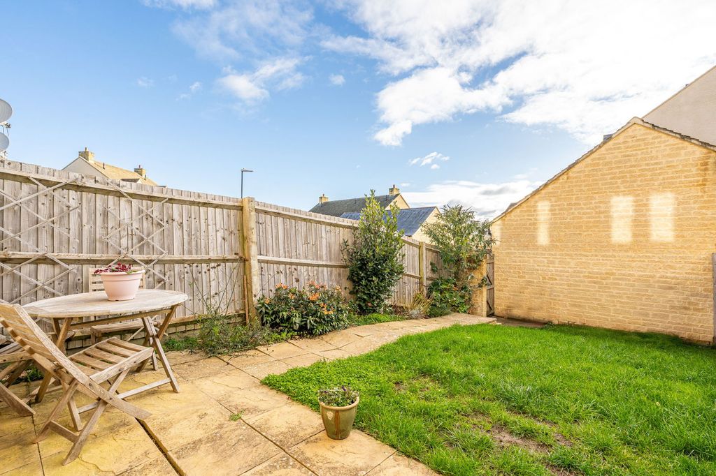 Property photo 3 of 12