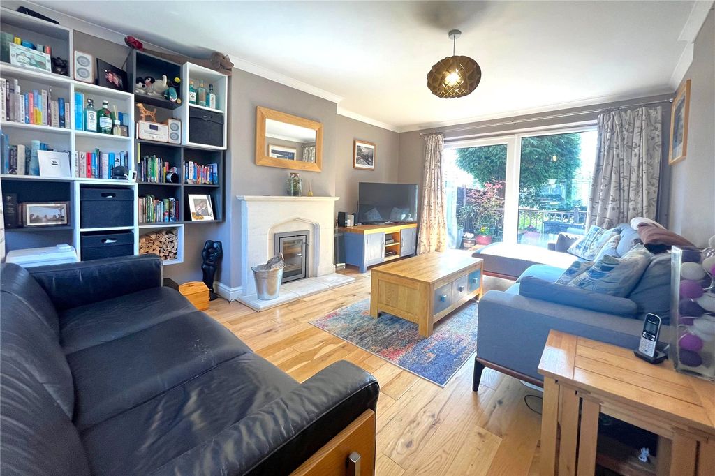 Property photo 3 of 16 Picture No. 28