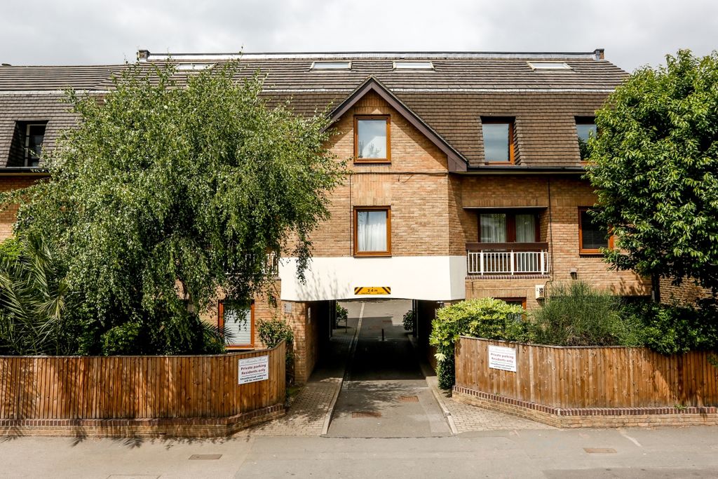 Property photo 1 of 5