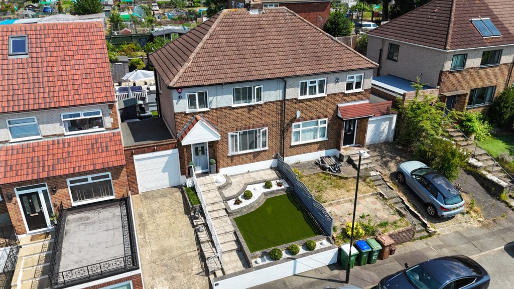 Property photo 1 of 31 3982630