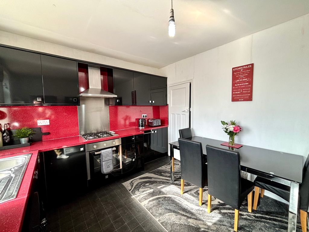 Property photo 1 of 9 Dining Kitchen