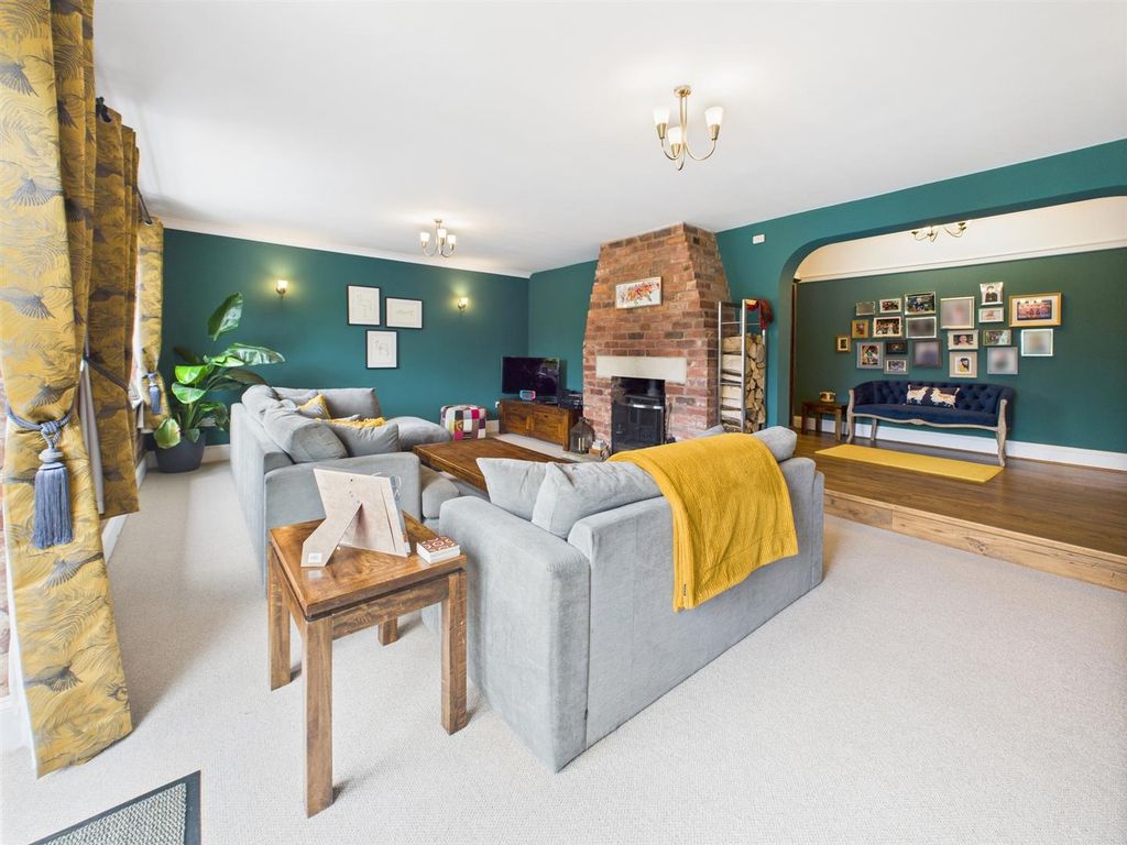 Property photo 3 of 41