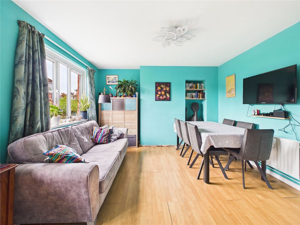 Property photo 3 of 21 Picture No. 04