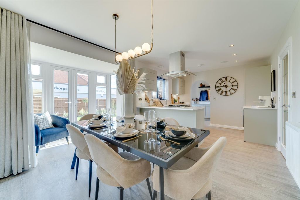 Property photo 3 of 14 Shipley Lakeside