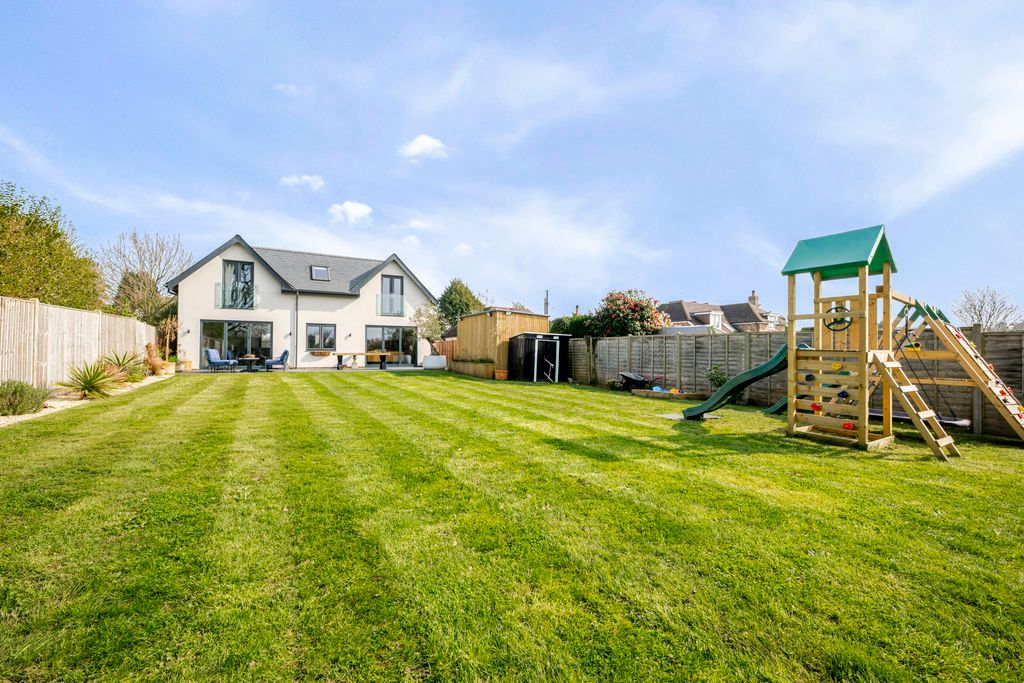 Property photo 2 of 27 Photo 15