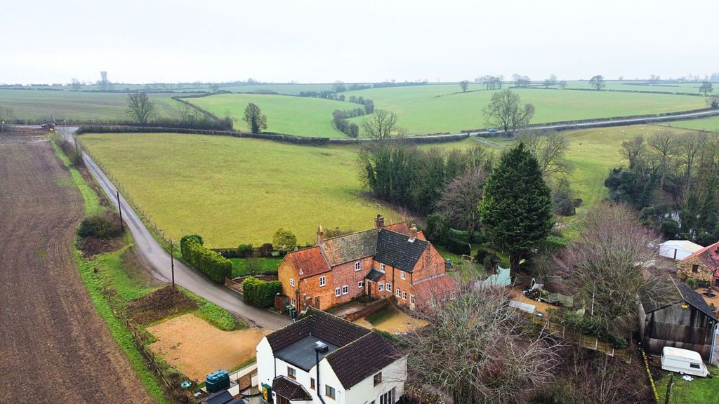 Property photo 3 of 40