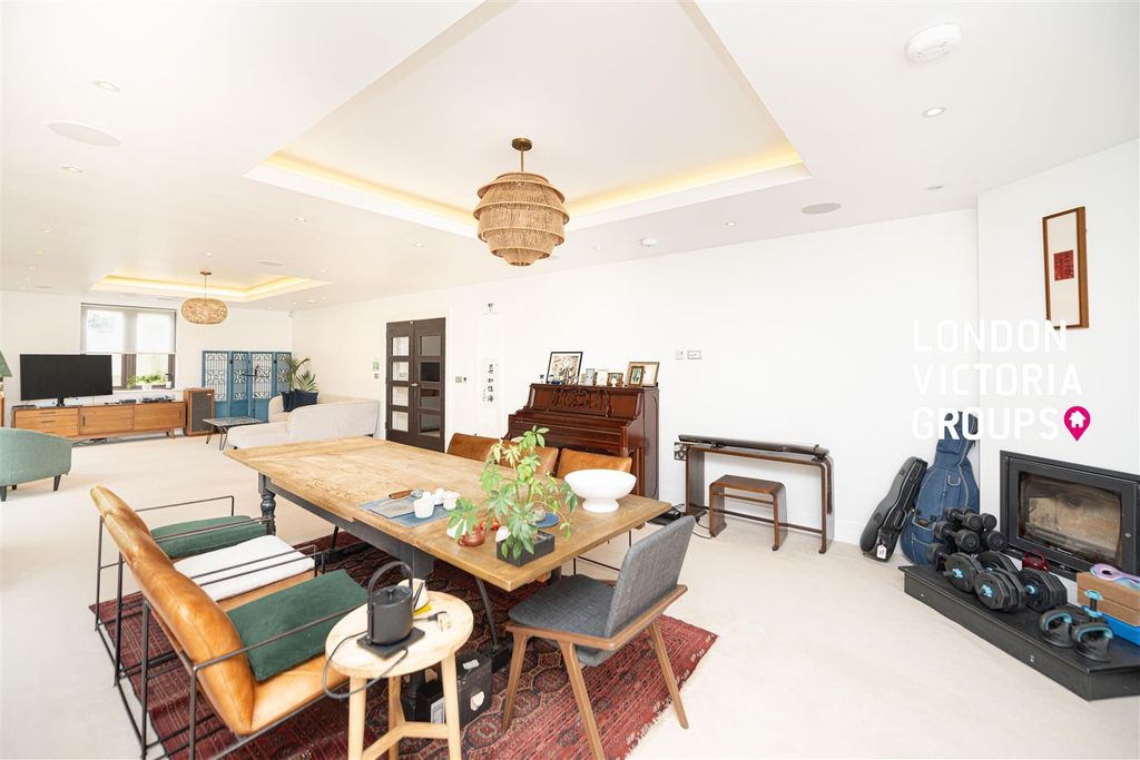 Property photo 3 of 52 1-8208.Jpg