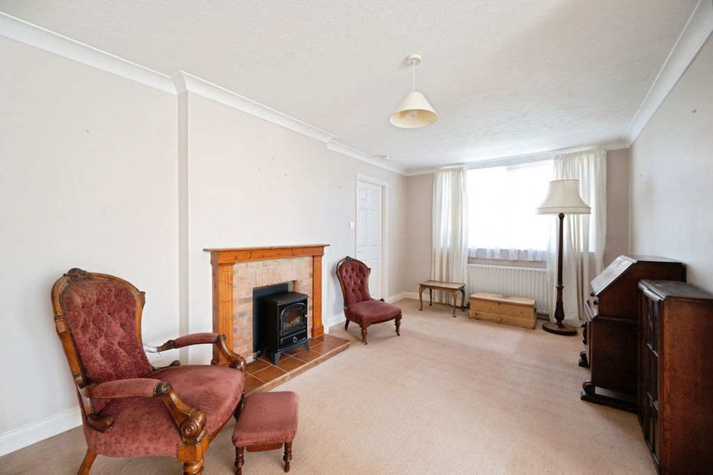 Property photo 3 of 17 Photo