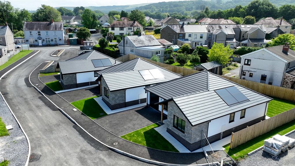 Property photo 1 of 19 Nick 2-2741.Jpg