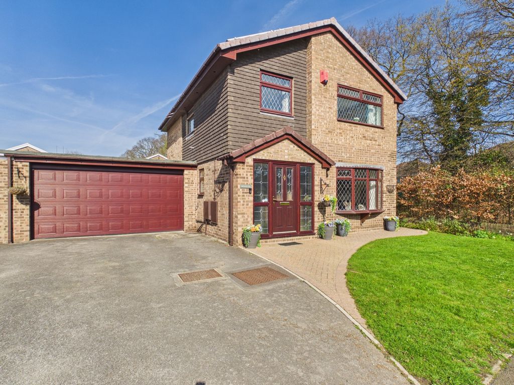 Property photo 1 of 17 Front Aspect