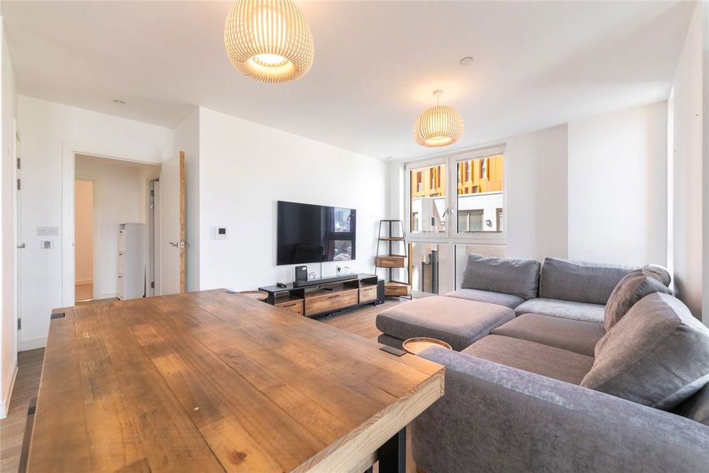 Property photo 3 of 19