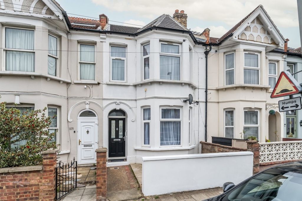 Property photo 2 of 15 107-Tetterdown-St...