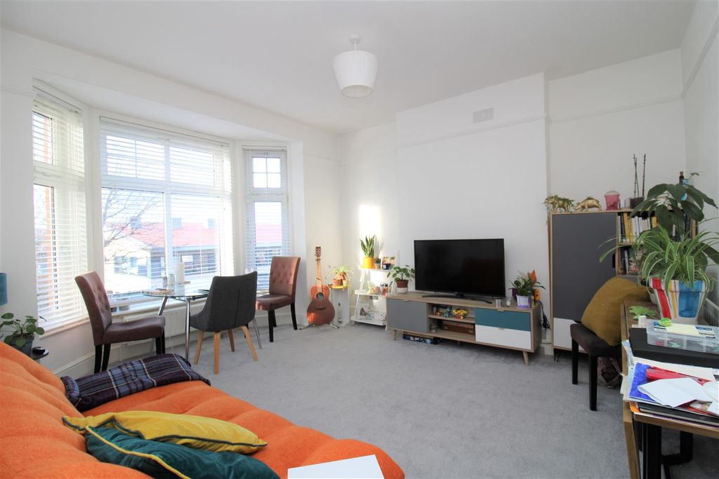 Property photo 2 of 5 Living Room