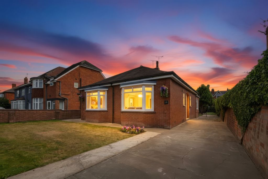 Property photo 1 of 37 Twilight 01