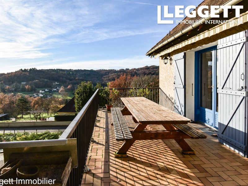 Property photo 2 of 10