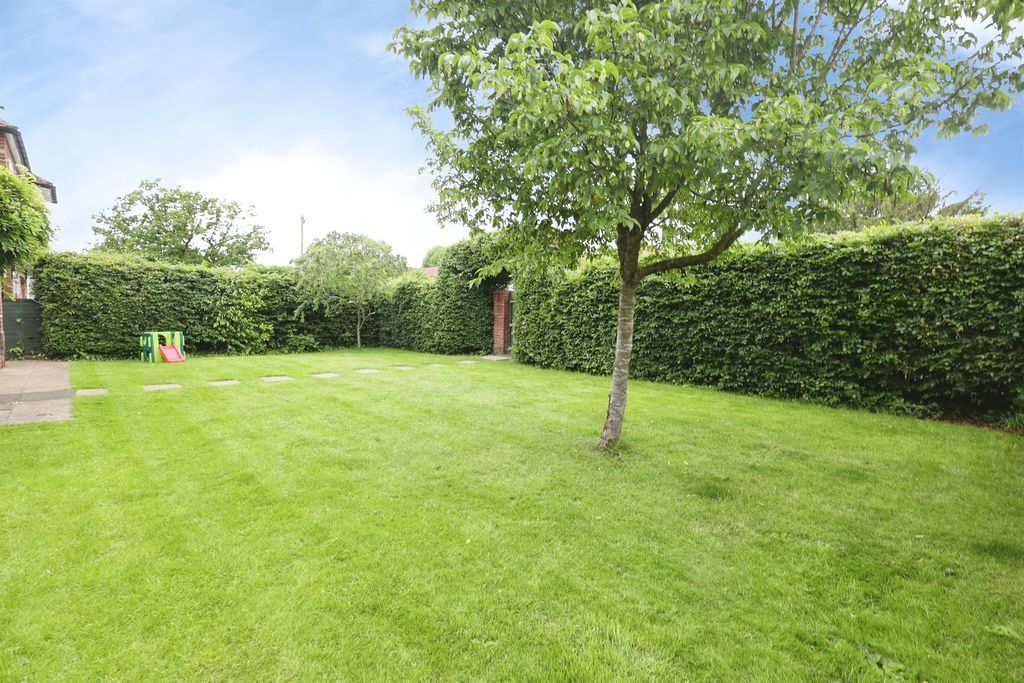 Property photo 2 of 23
