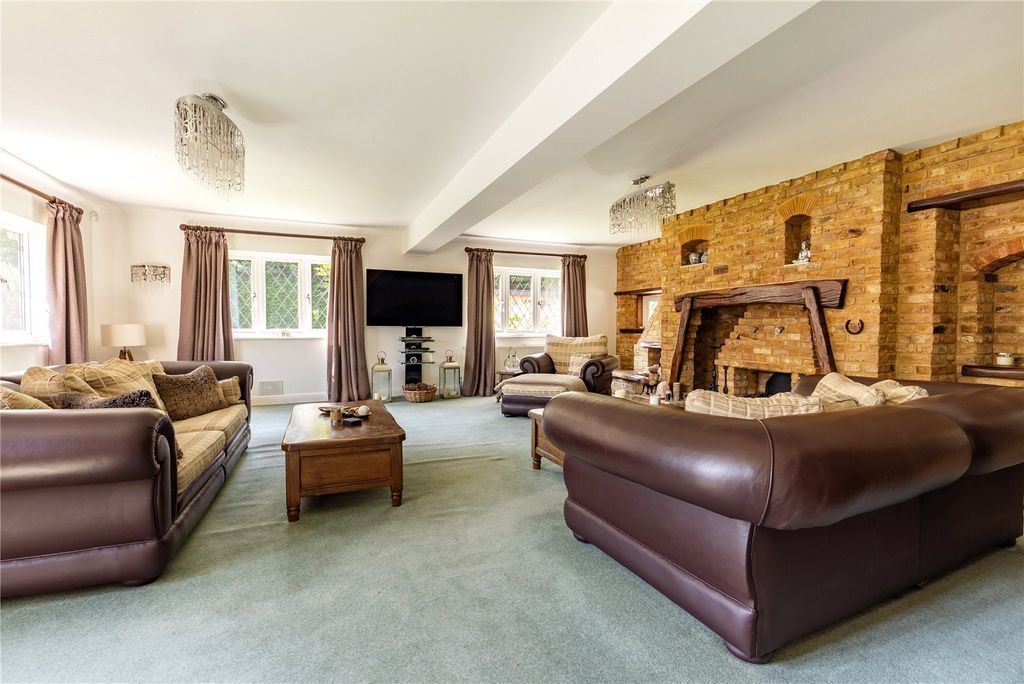 Property photo 2 of 52 Picture No. 01
