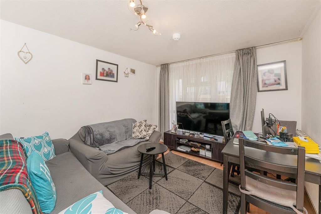 Property photo 2 of 14 Living Room