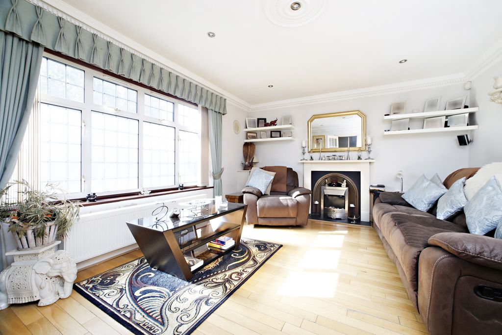 Property photo 2 of 16