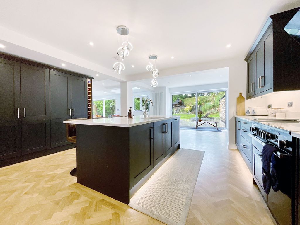 Property photo 3 of 25