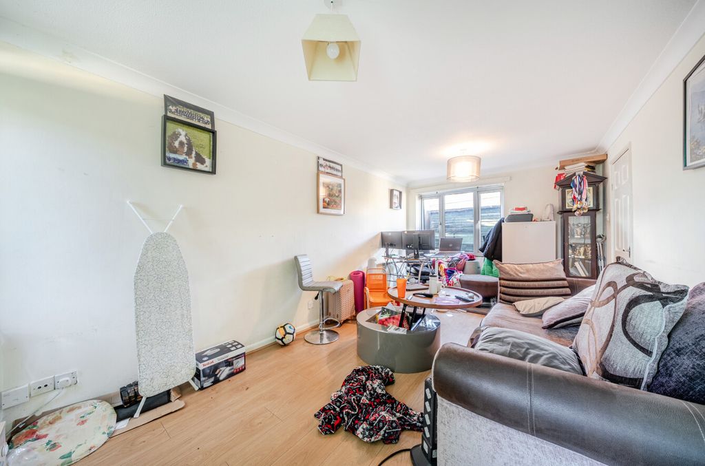 Property photo 2 of 9 1383974-18-6925Ac...