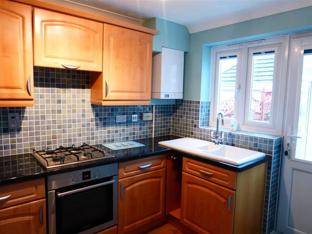 Property photo 2 of 10 Kitchen