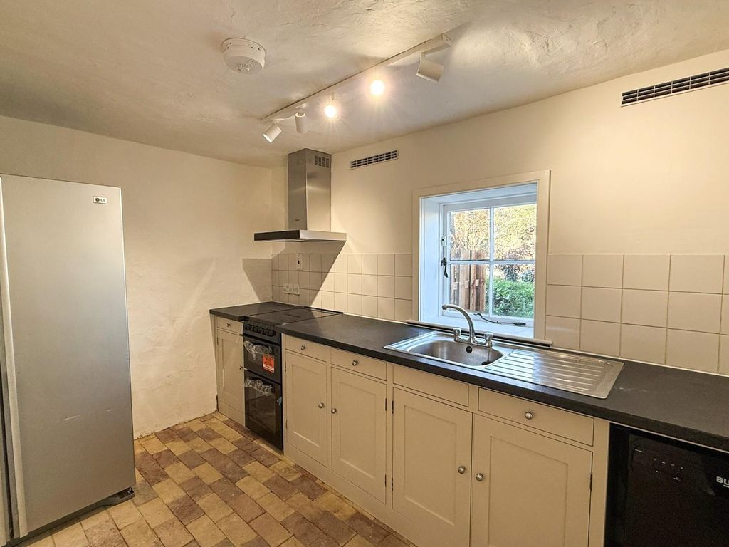 Property photo 2 of 21 Kitchen