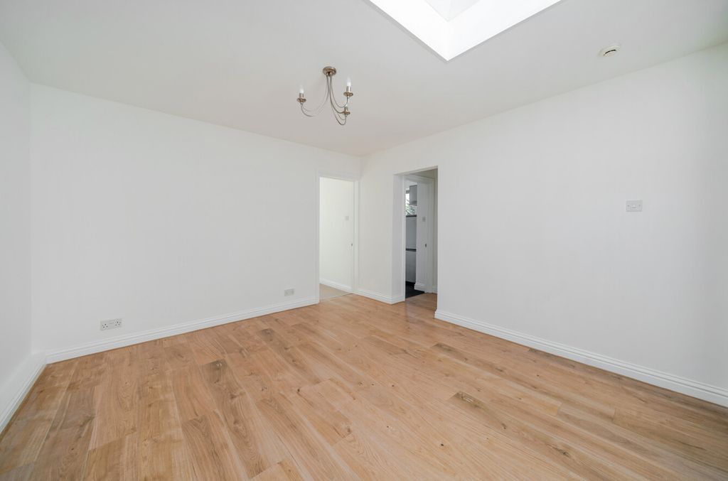 Property photo 2 of 15 1446798-14-69E618...