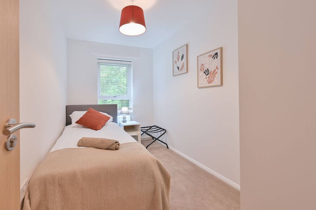 Additional image 7 of 2 bed flat to rentRaphael Drive, Watford WD24