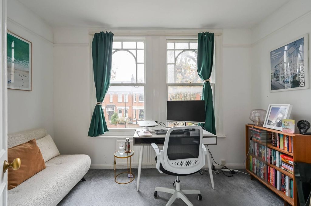 Property photo 1 of 12