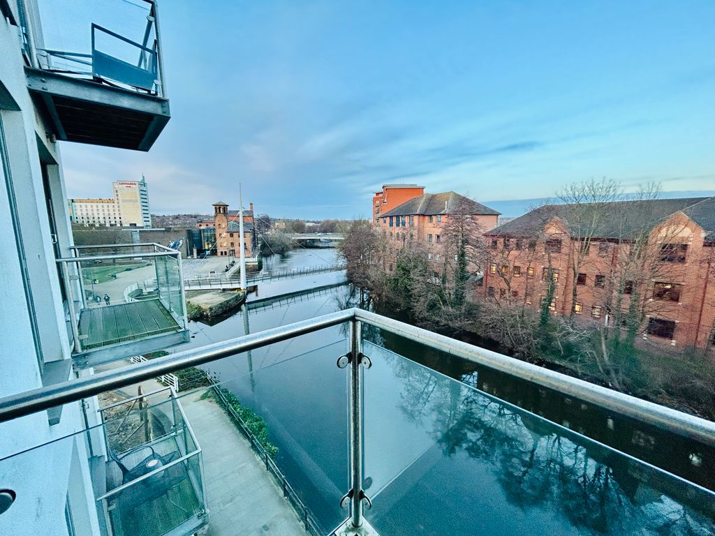 Property photo 1 of 10 Balcony