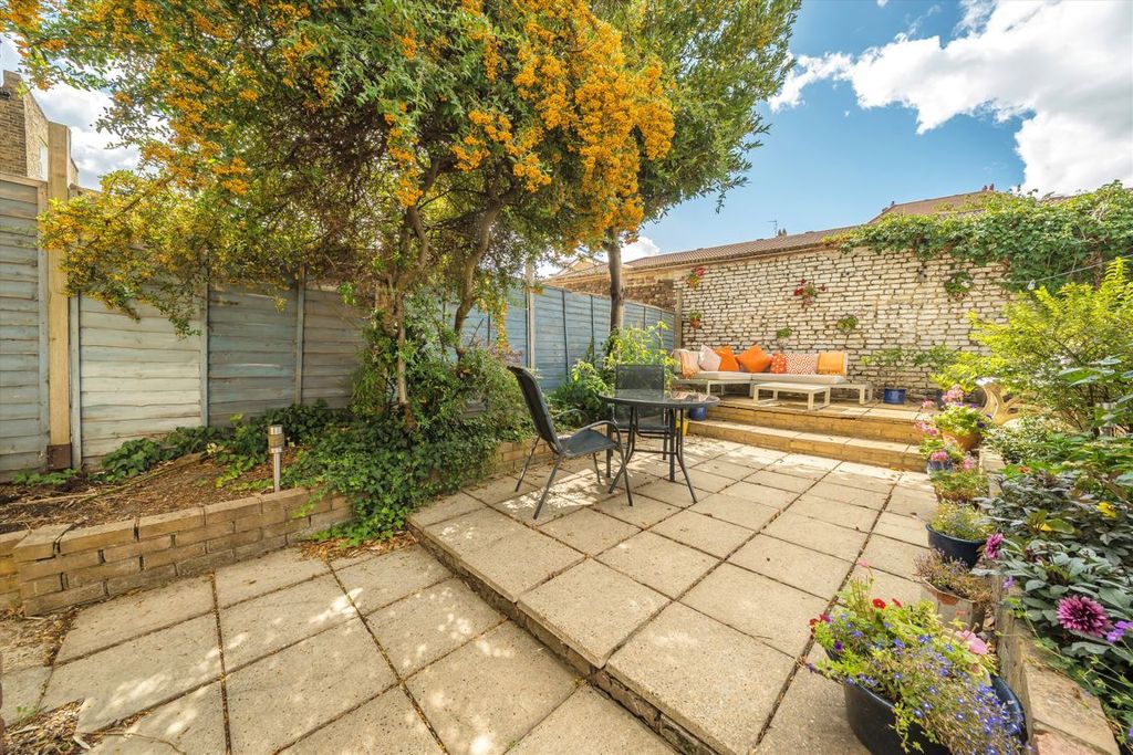 Property photo 2 of 9