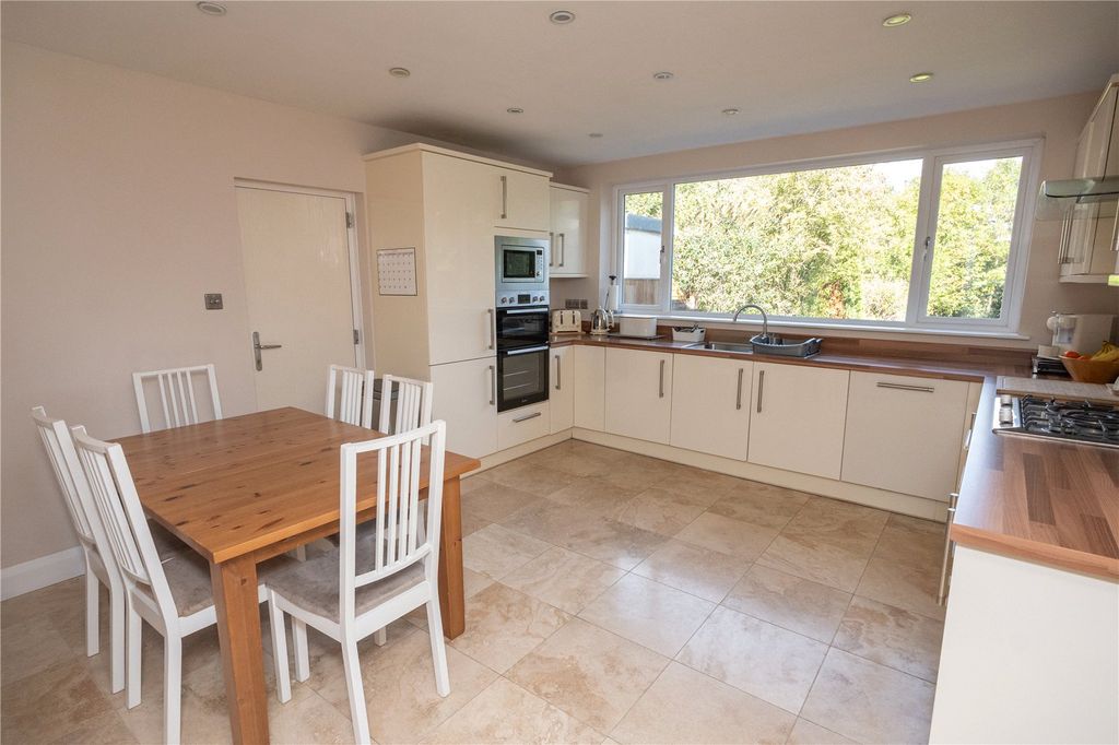 Property photo 3 of 25 Picture No. 12