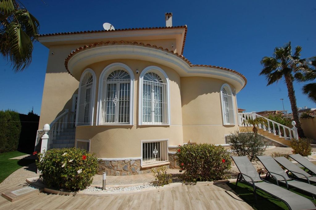 Property photo 3 of 40