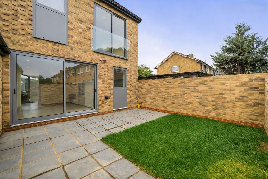 Property photo 3 of 10 5529292