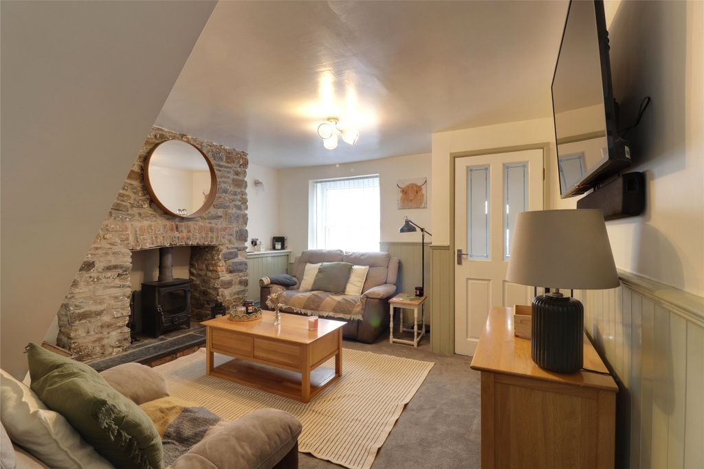 Property photo 2 of 21 3 - Picture No. 02