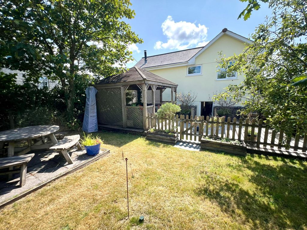Property photo 3 of 31