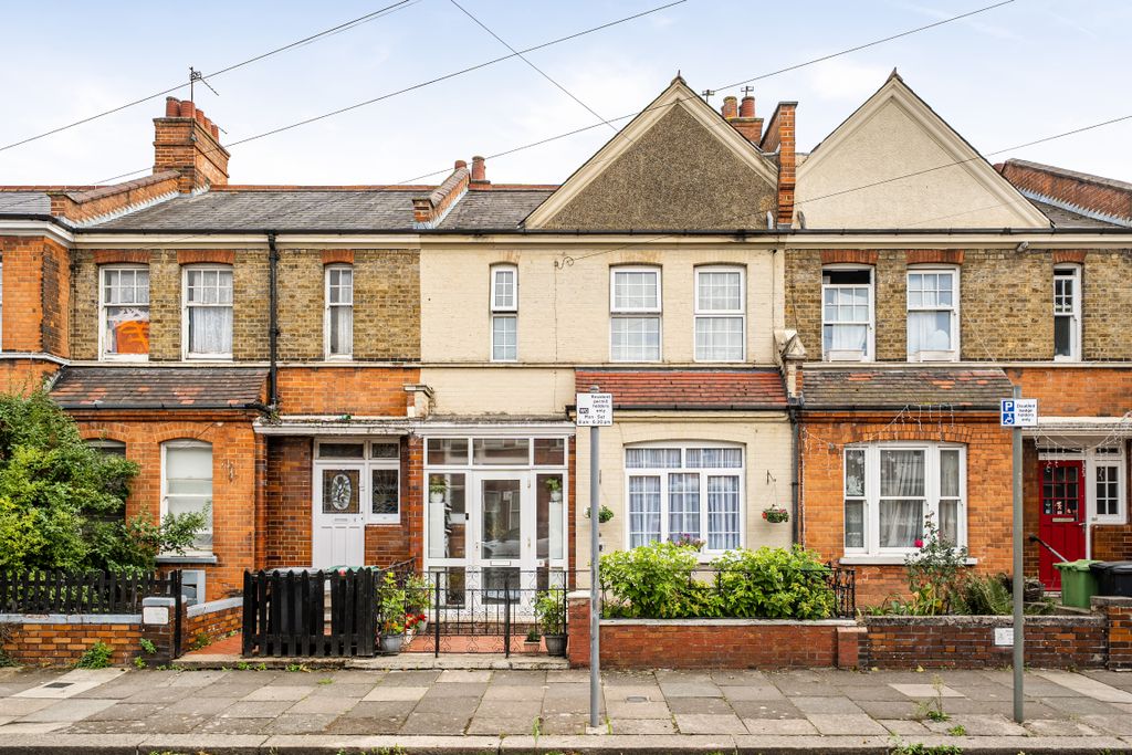 Property photo 1 of 18