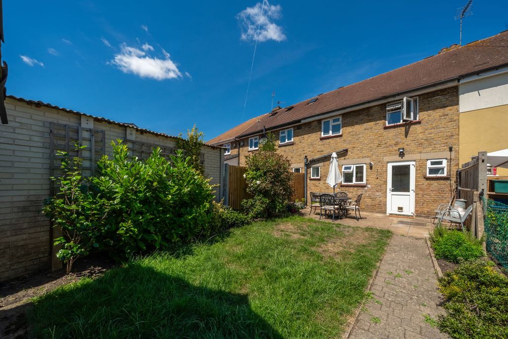Property photo 2 of 11