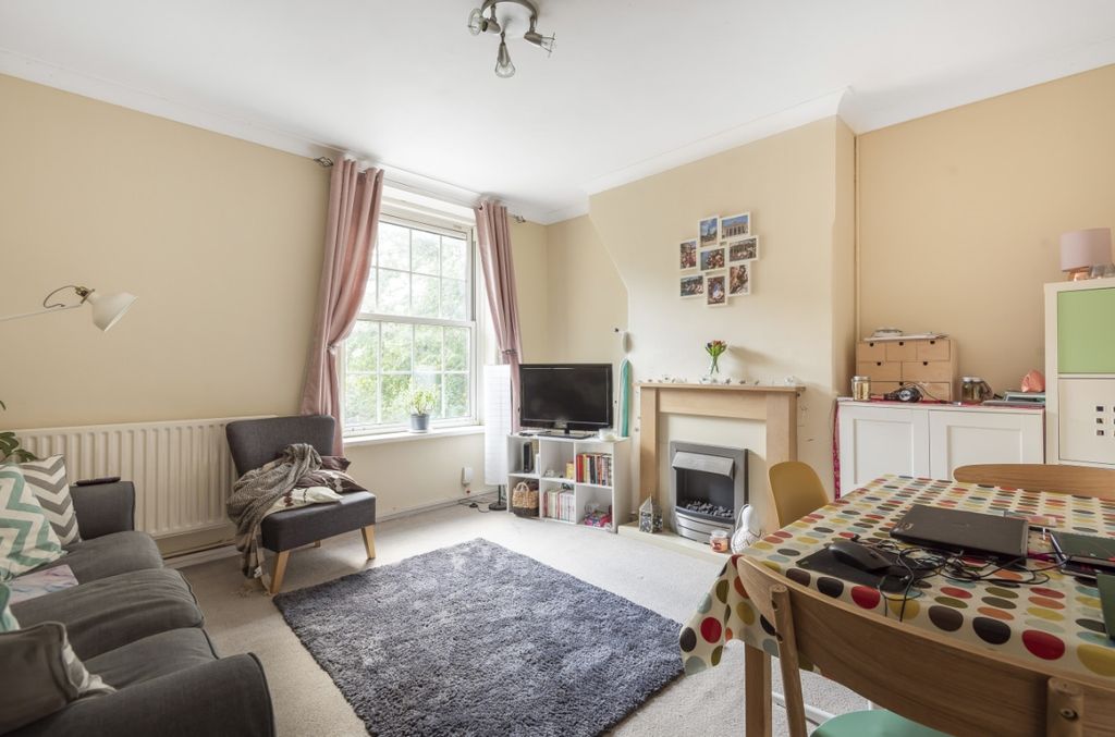 Property photo 1 of 8 636817 (1)