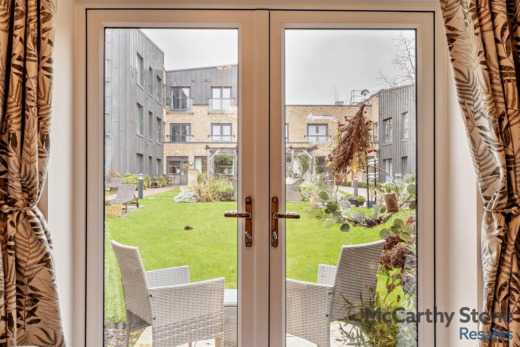 Property photo 3 of 20 8673042-Interior04-800.Jpg