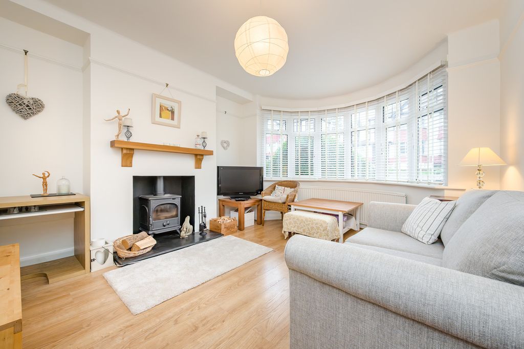 Property photo 3 of 27