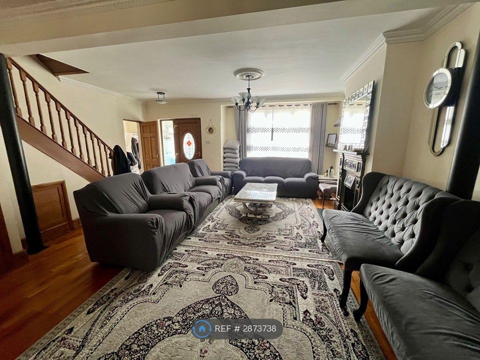 Property photo 2 of 25