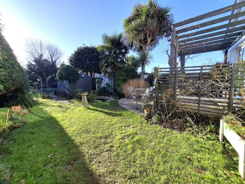 Property photo 2 of 35