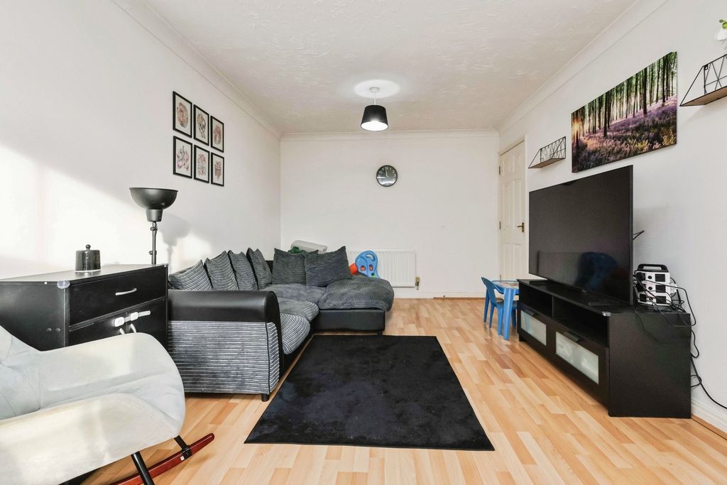 Property photo 3 of 19 Pbox-Img.Jpg