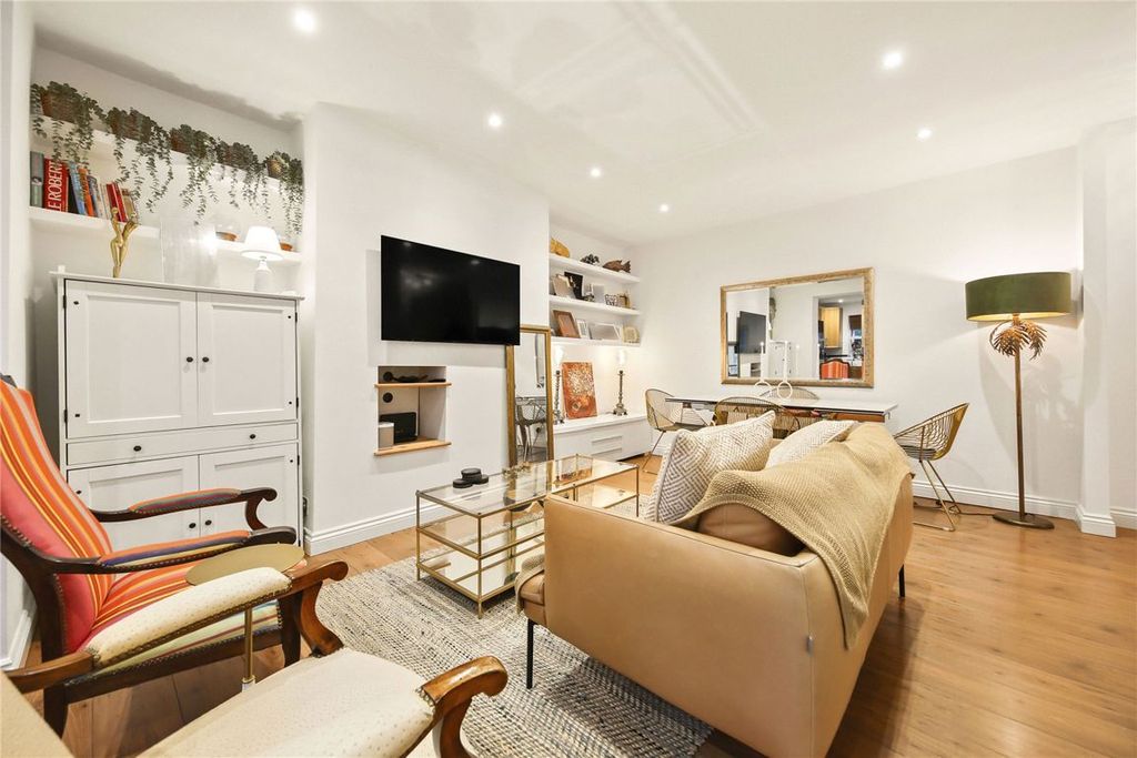 Property photo 2 of 9