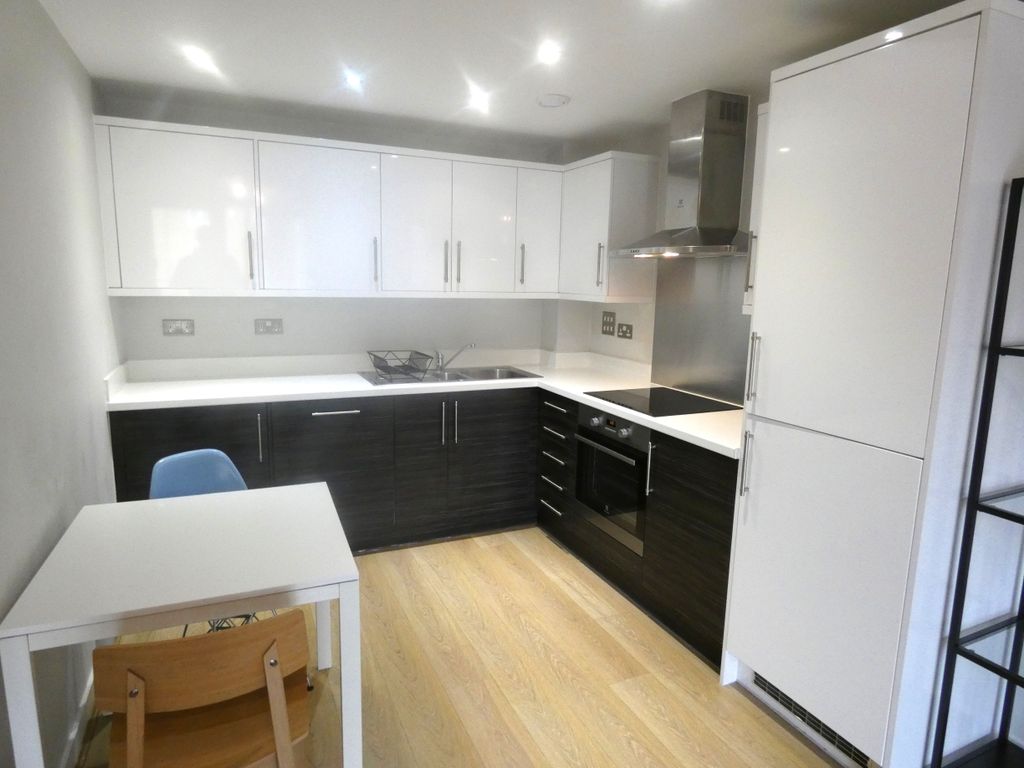 Property photo 2 of 20